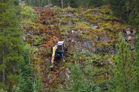 Extreme Terrain — the Spidex walking excavator on site