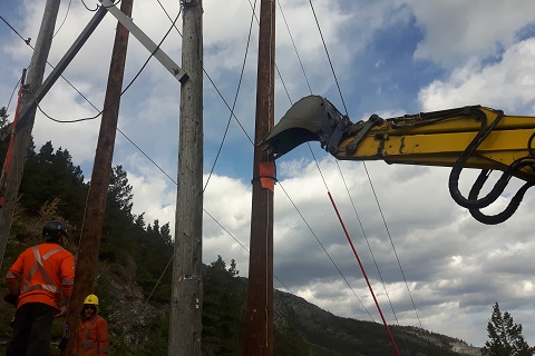 Powerlines & Utilities — the Spidex walking excavator on site